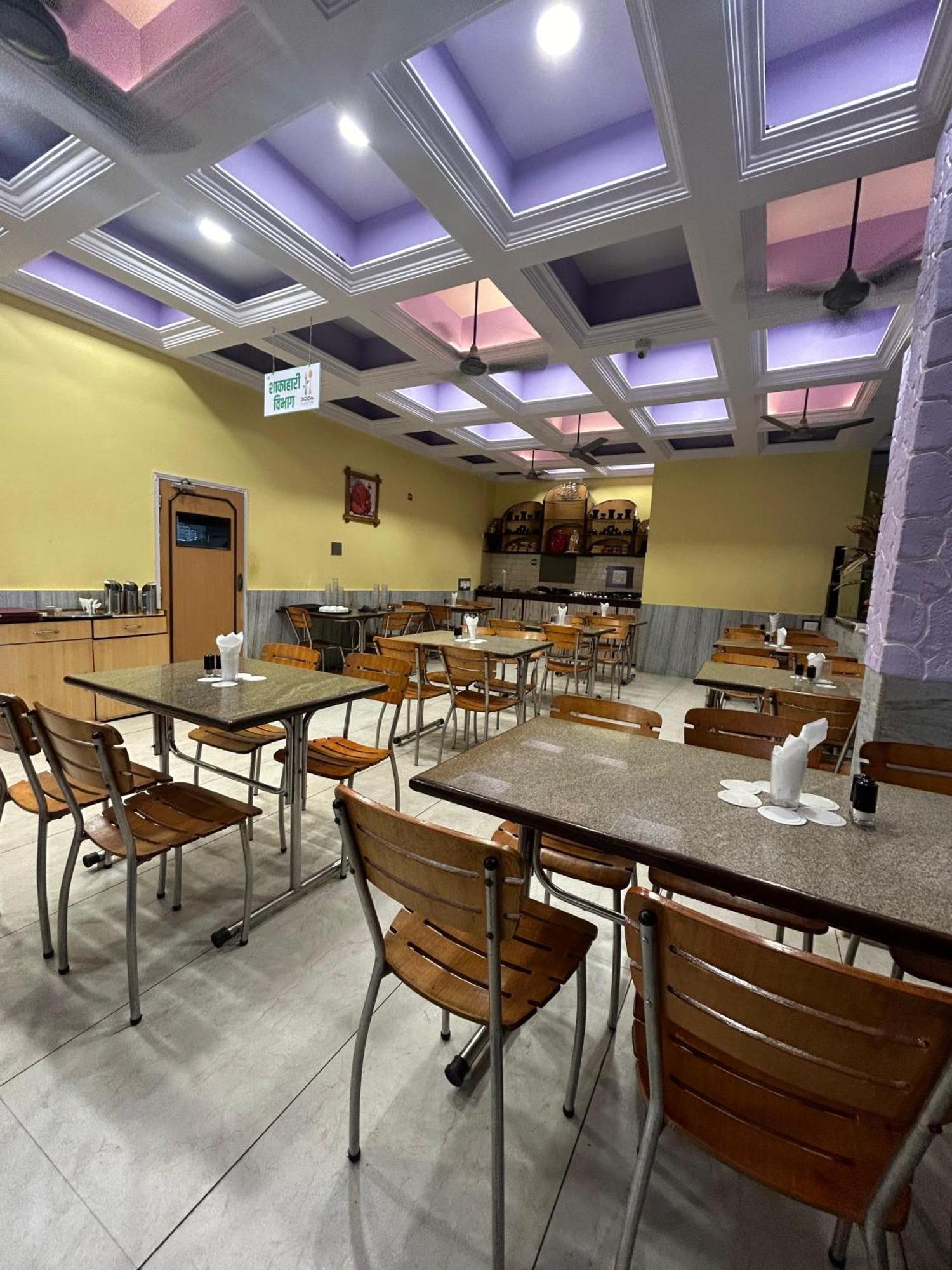 Hotel Prabha Ratnāgiri Екстериор снимка
