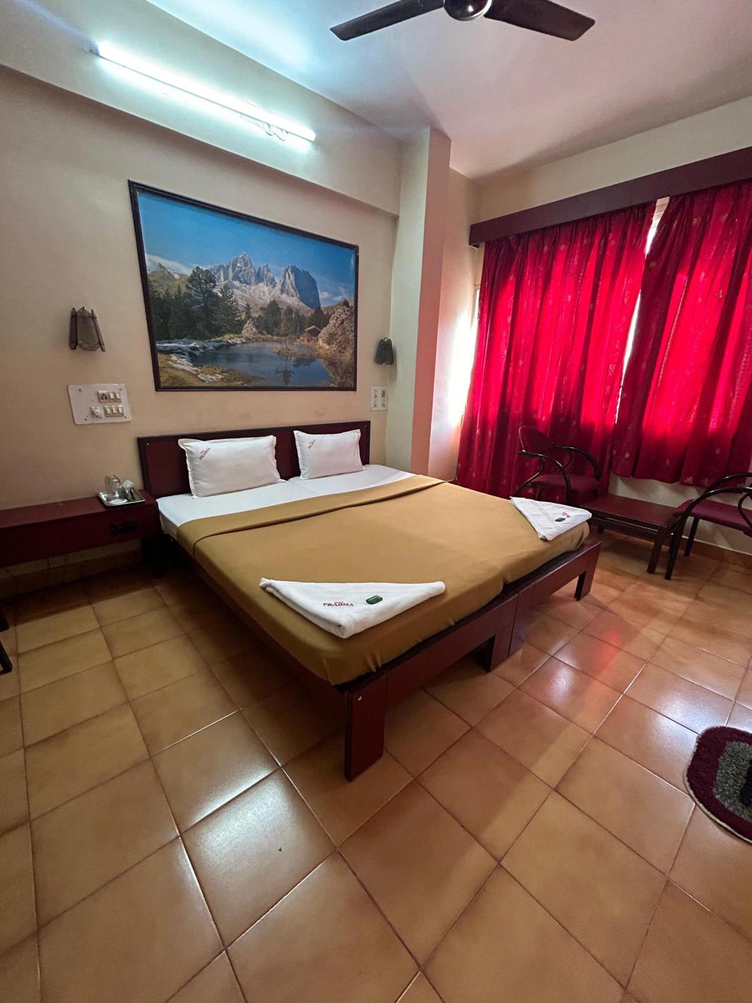 Hotel Prabha Ratnāgiri Екстериор снимка
